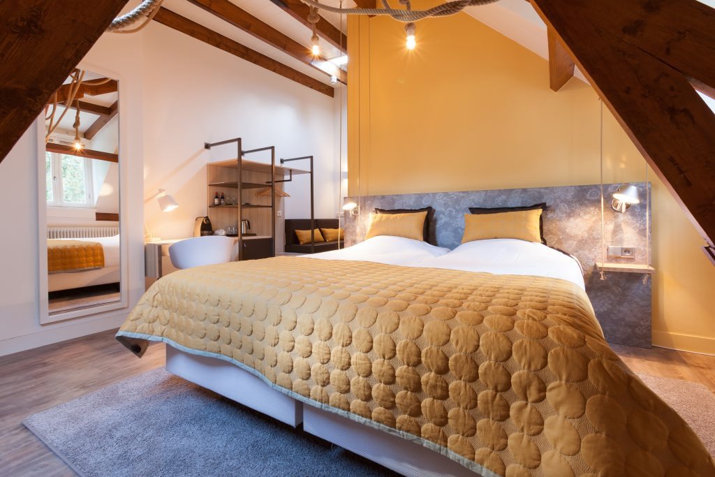 hotel kamer warnsborn